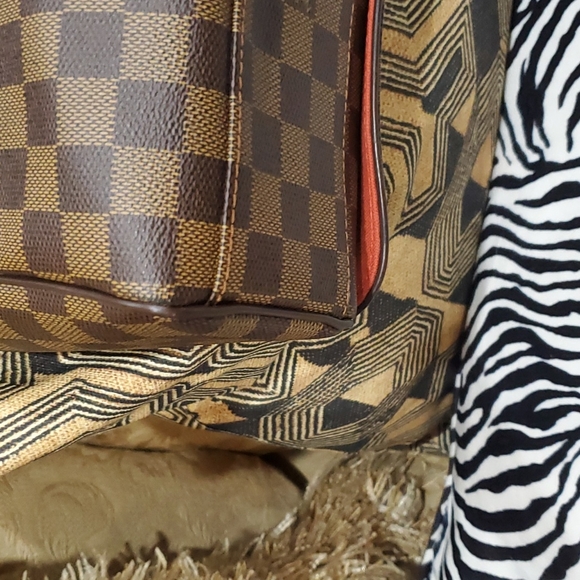 LOUIS VUITTON DAMIER PRINT MESSENGER BAG BAND NEW!!! NEVER USED!! - Picture 13 of 13